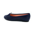 Comfortable round toe flats for women